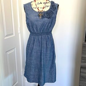 Merona Sz Med Denim Chambray Dress w ruffled floral neckline EUC